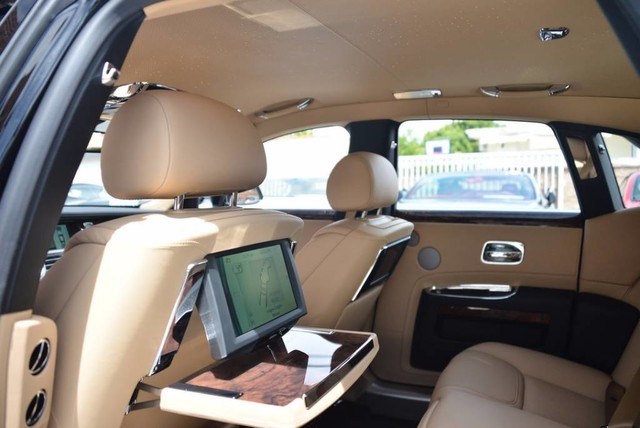 2017 Rolls-Royce Ghost Sedan