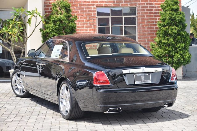 2017 Rolls-Royce Ghost Sedan