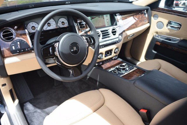 2017 Rolls-Royce Ghost Sedan
