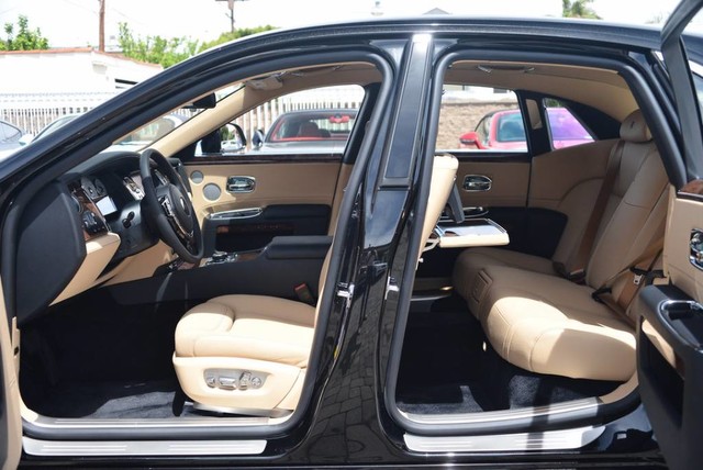 2017 Rolls-Royce Ghost Sedan