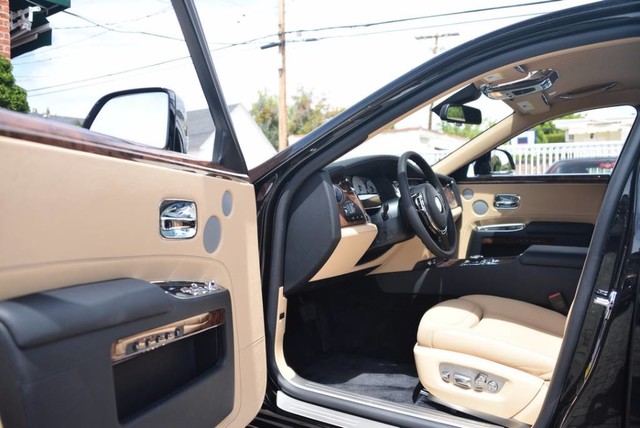 2017 Rolls-Royce Ghost Sedan