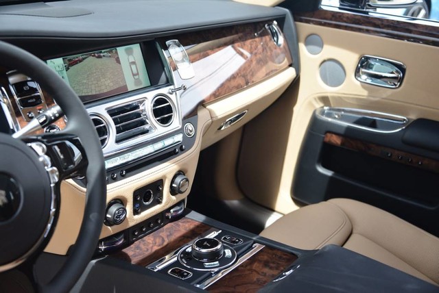 2017 Rolls-Royce Ghost Sedan