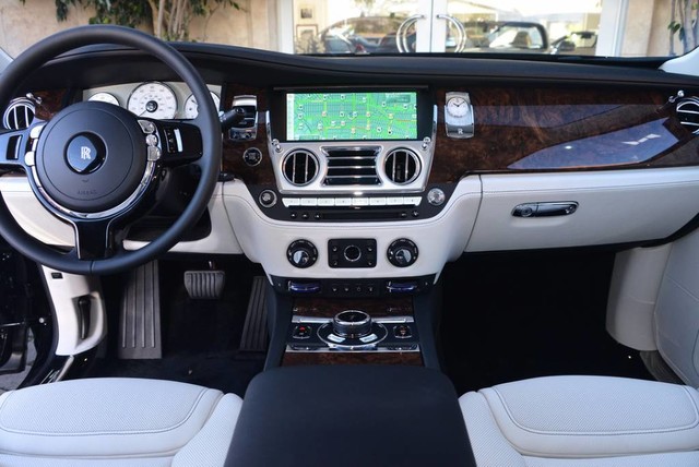 2017 Rolls-Royce Ghost Sedan