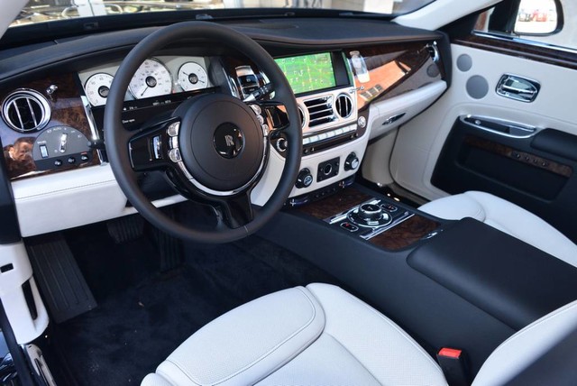 2017 Rolls-Royce Ghost Sedan