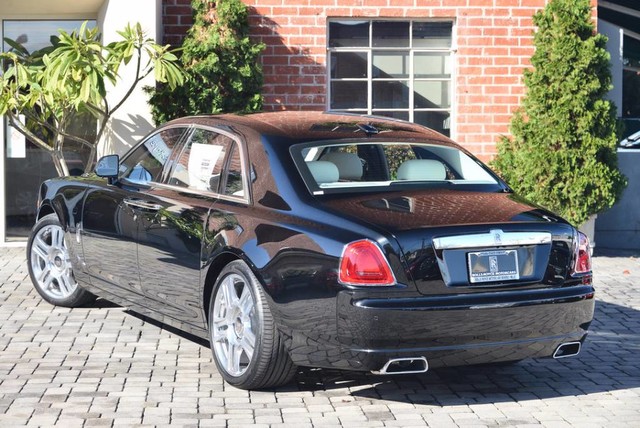 2017 Rolls-Royce Ghost Sedan