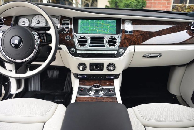 2017 Rolls-Royce Ghost Sedan