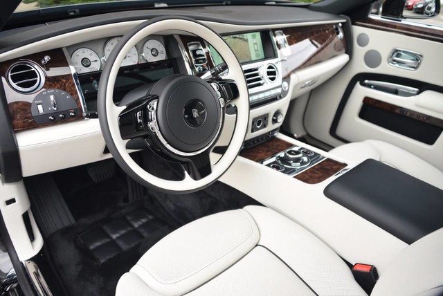 2017 Rolls-Royce Ghost Sedan