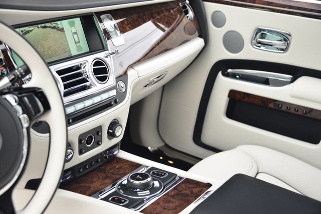 2017 Rolls-Royce Ghost Sedan