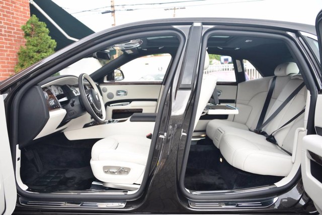 2017 Rolls-Royce Ghost Sedan