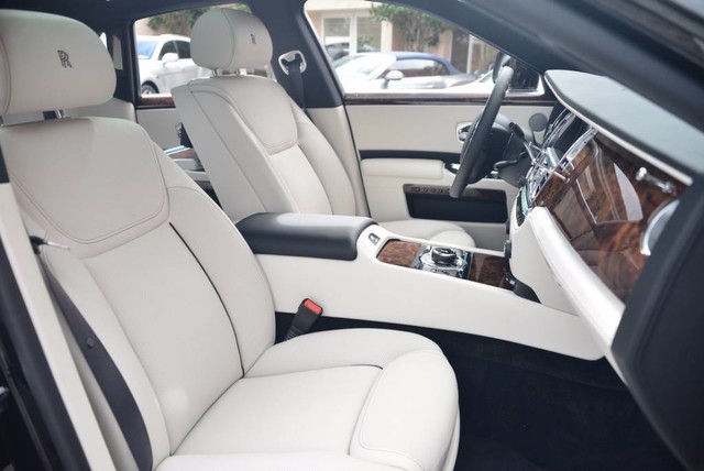 2017 Rolls-Royce Ghost Sedan