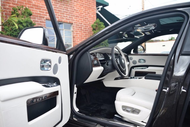 2017 Rolls-Royce Ghost Sedan