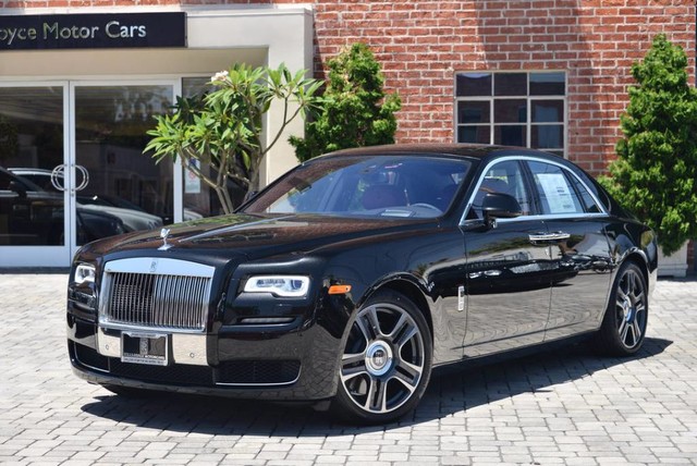 2017 Rolls-Royce Ghost Sedan