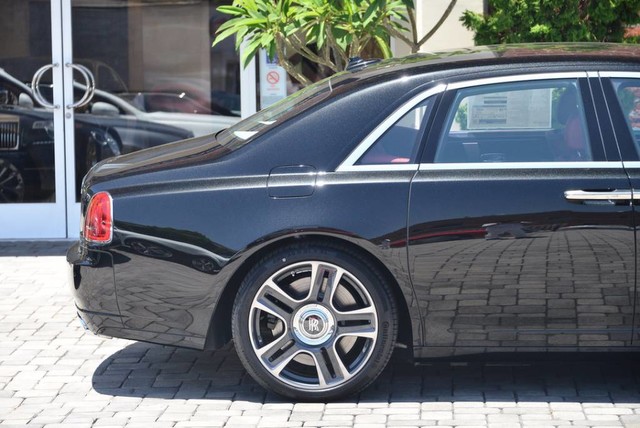 2017 Rolls-Royce Ghost Sedan