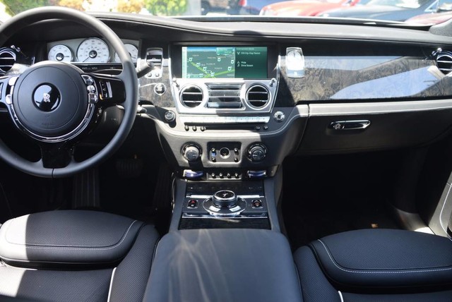 2017 Rolls-Royce Ghost Sedan