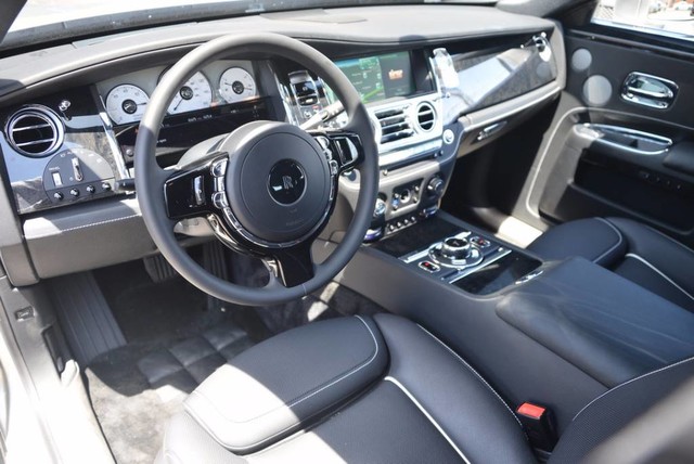 2017 Rolls-Royce Ghost Sedan