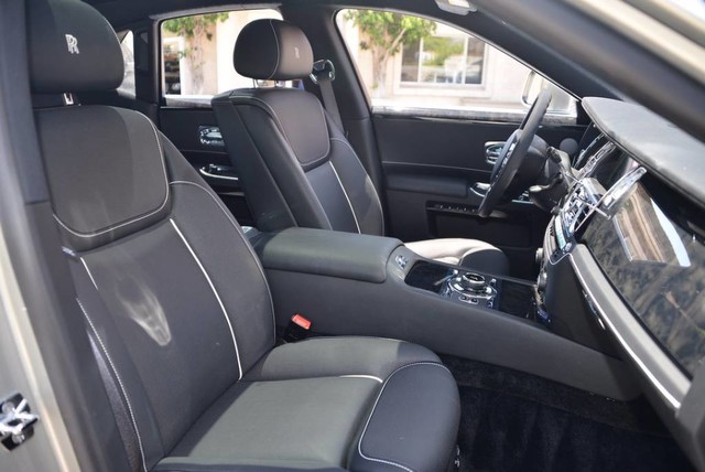 2017 Rolls-Royce Ghost Sedan