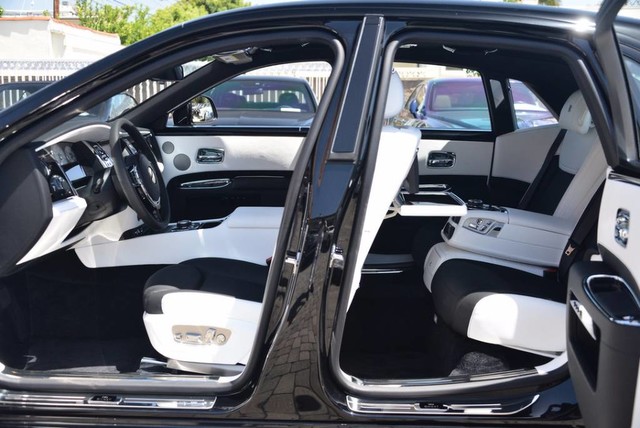 2017 Rolls-Royce Ghost Sedan