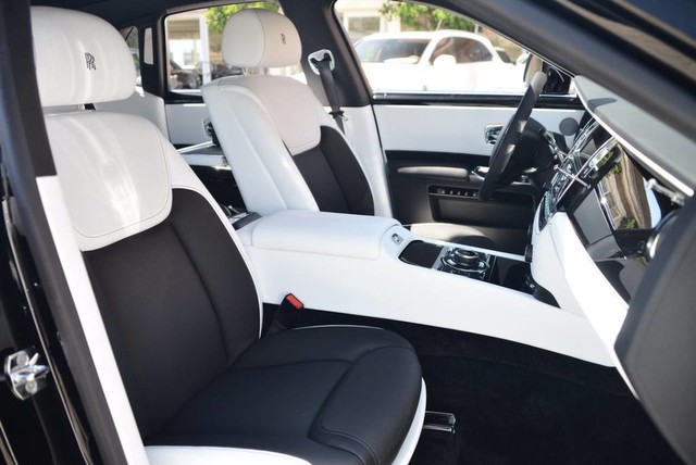 2017 Rolls-Royce Ghost Sedan