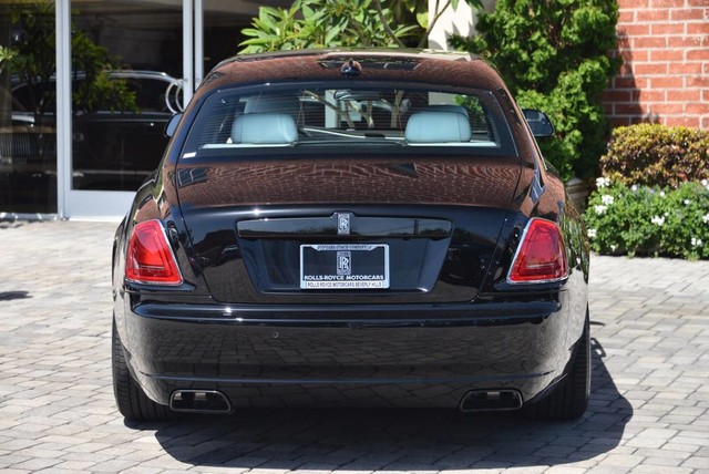 2017 Rolls-Royce Ghost Sedan