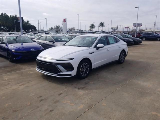 2026 Hyundai Sonata Hybrid Blue