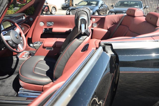 2017 Rolls-Royce Phantom Drophead Coupe Unknown
