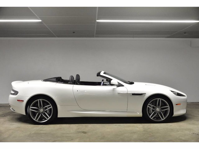 2015 Aston Martin DB9 2dr Volante Auto
