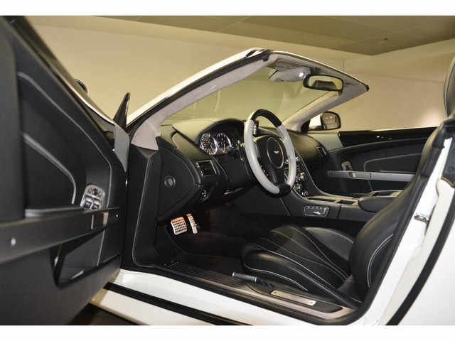 2015 Aston Martin DB9 2dr Volante Auto