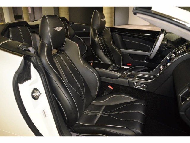 2015 Aston Martin DB9 2dr Volante Auto