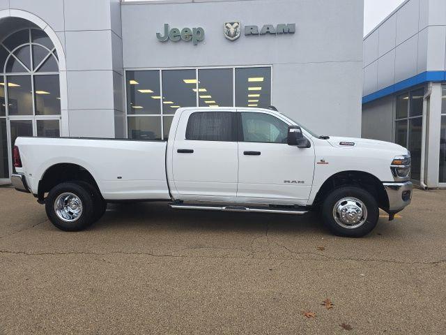 2026 RAM Ram 3500 RAM 3500 BIG HORN CREW CAB 4X4 8 BOX