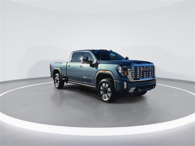 2025 GMC Sierra 2500HD 4WD Crew Cab Standard Bed Denali