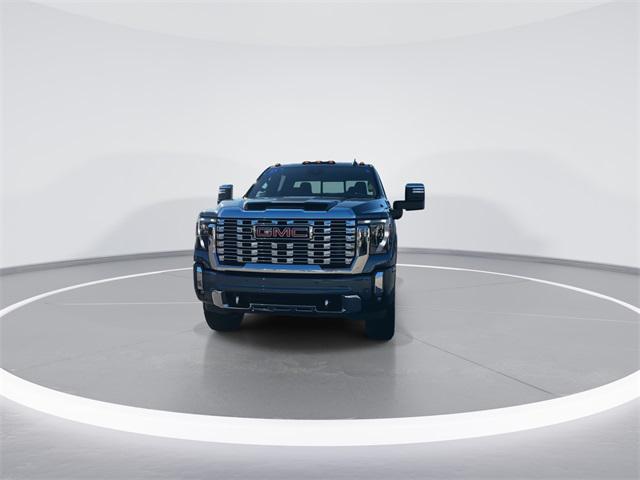 2025 GMC Sierra 2500HD 4WD Crew Cab Standard Bed Denali