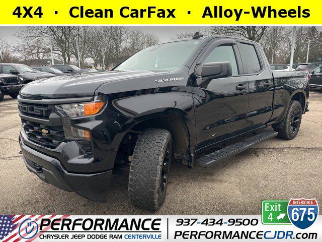 2022 Chevrolet Silverado 1500 4WD Double Cab Standard Bed Custom