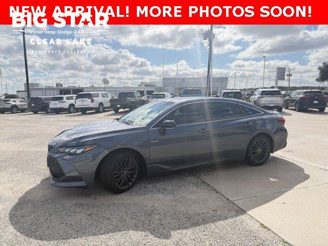 2019 Toyota Avalon Hybrid XSE
