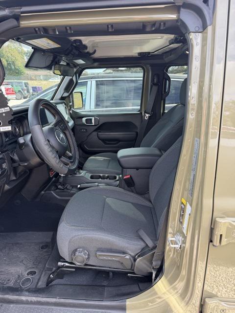 2025 Jeep Wrangler 4-Door Willys 4x4