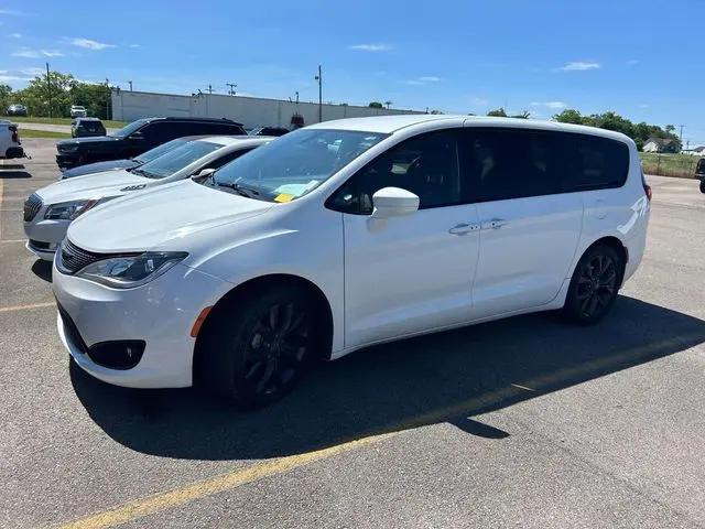 2020 Chrysler Pacifica Touring