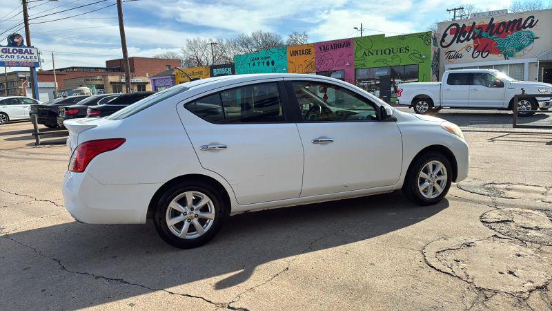 2013 Nissan Versa 1.6 SL
