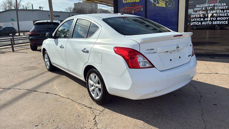 2013 Nissan Versa 1.6 SL