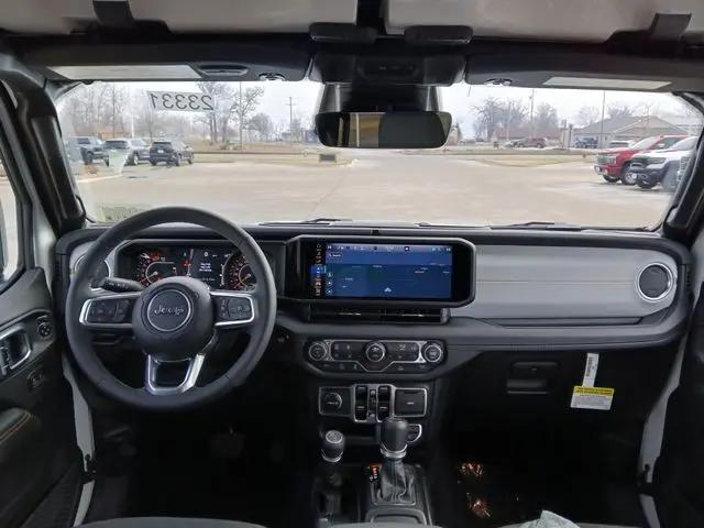 2026 Jeep Wrangler 4-Door Sahara 4x4