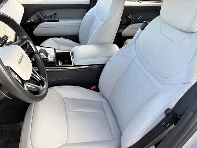 2025 Land Rover Range Rover Sport P360 SE