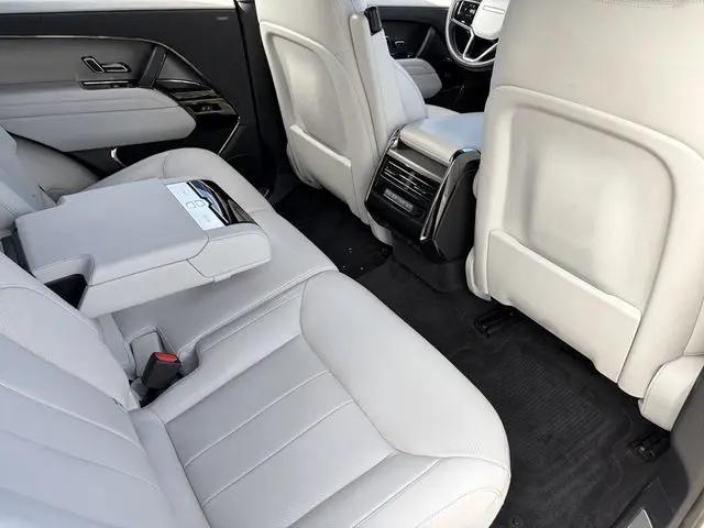 2025 Land Rover Range Rover Sport P360 SE