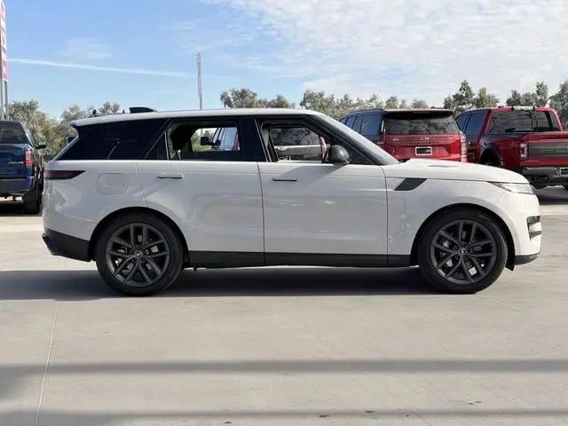 2025 Land Rover Range Rover Sport P360 SE