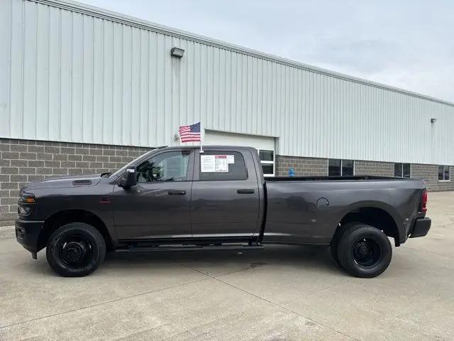 2025 Ram 3500 Tradesman Crew Cab 4x4 8' Box