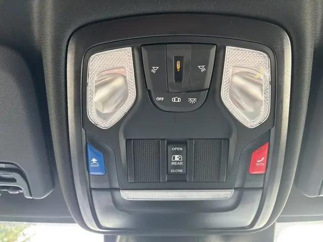 2025 Ram 3500 Tradesman Crew Cab 4x4 8' Box