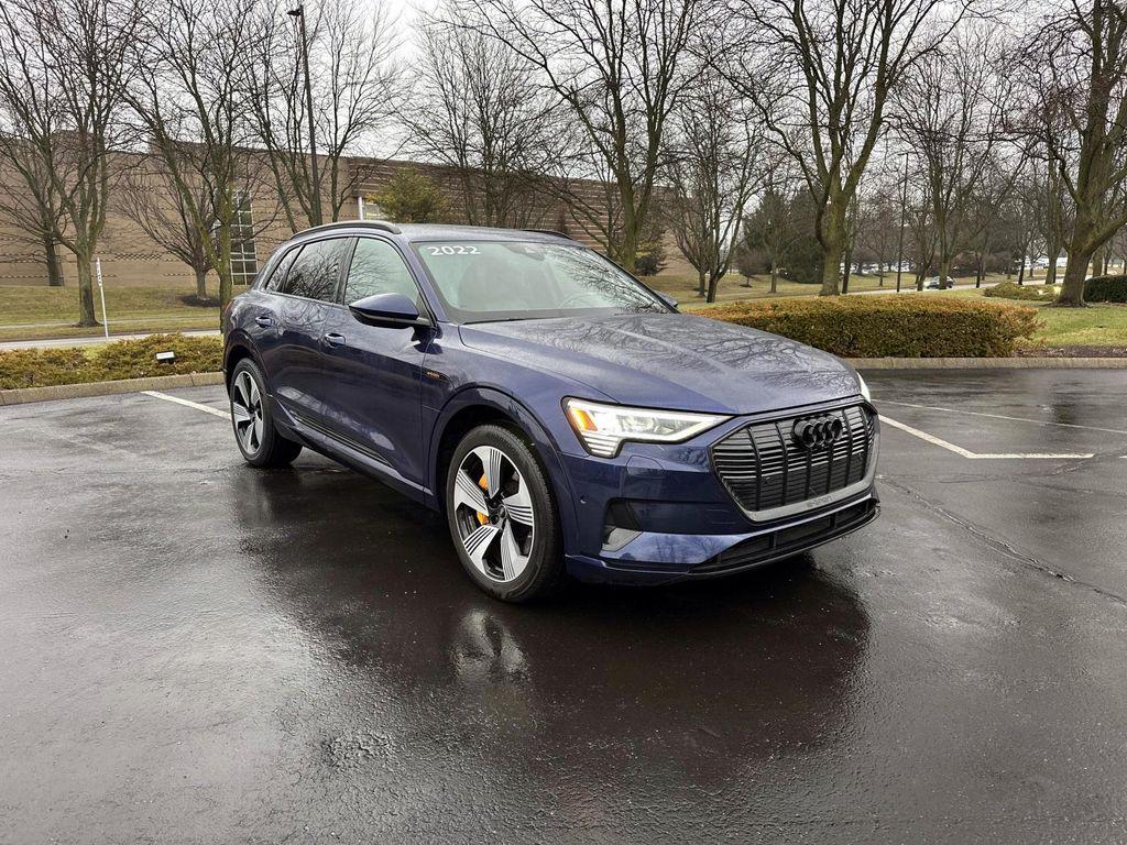 /2022 Audi E-TRON