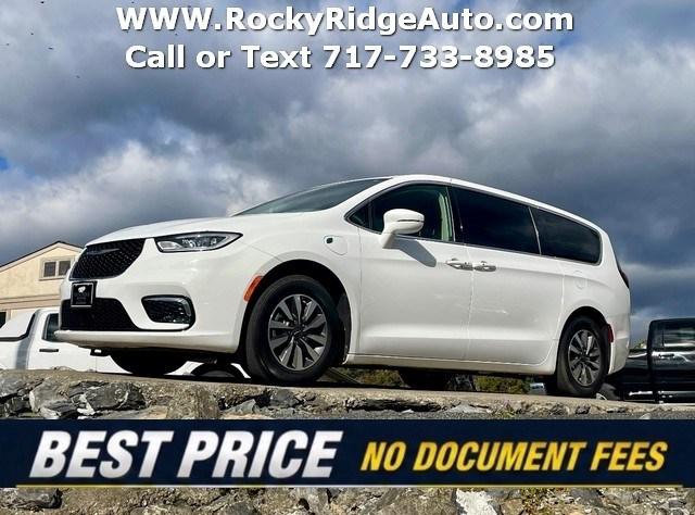 2022 Chrysler Pacifica Hybrid Touring L for sale in Ephrata, PA