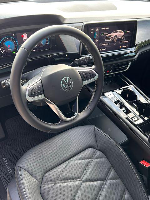 2026 Volkswagen Atlas Cross Sport SE with Technology
