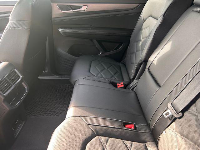 2026 Volkswagen Atlas Cross Sport SE with Technology