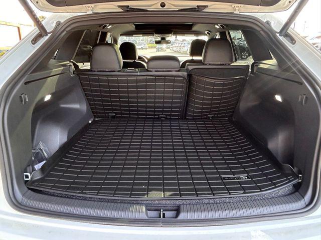 2026 Volkswagen Atlas Cross Sport SE with Technology