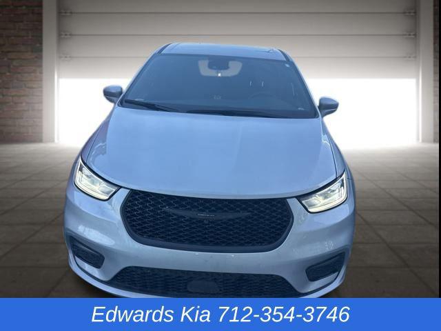 2022 Chrysler Pacifica Hybrid Touring L