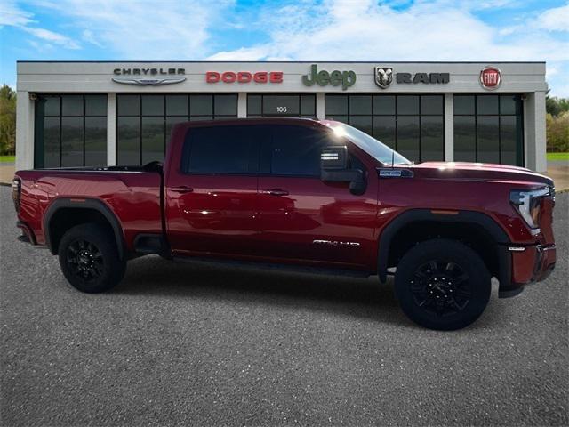2025 GMC Sierra 2500HD 4WD Crew Cab Standard Bed AT4
